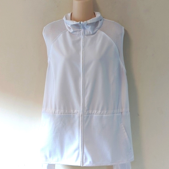 Chico’s Zenergy Golf Convertible Mesh Jacket - Picture 5 of 16